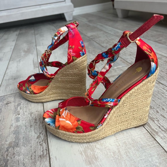 platform - Picture 2 of 6